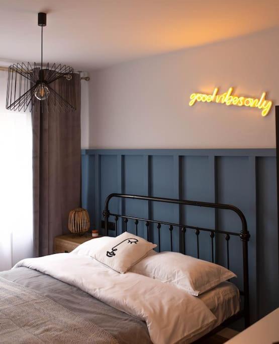 Blue Moon. Cozy Apartment Near Iulius Mall كلوج-نابوكا المظهر الخارجي الصورة