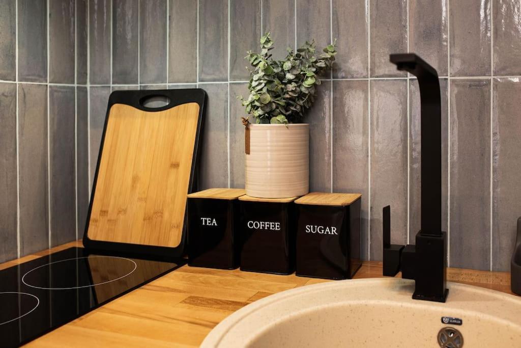 Blue Moon. Cozy Apartment Near Iulius Mall كلوج-نابوكا المظهر الخارجي الصورة
